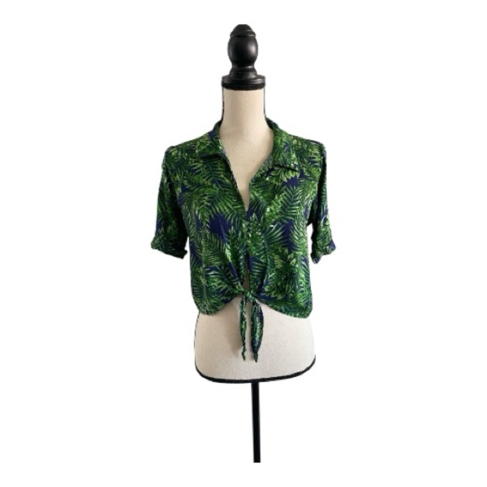 ♥️Potter's Pot♥️ Women’s Crop Leaf Patterned Fabric in Green and Blue 
Size (S)